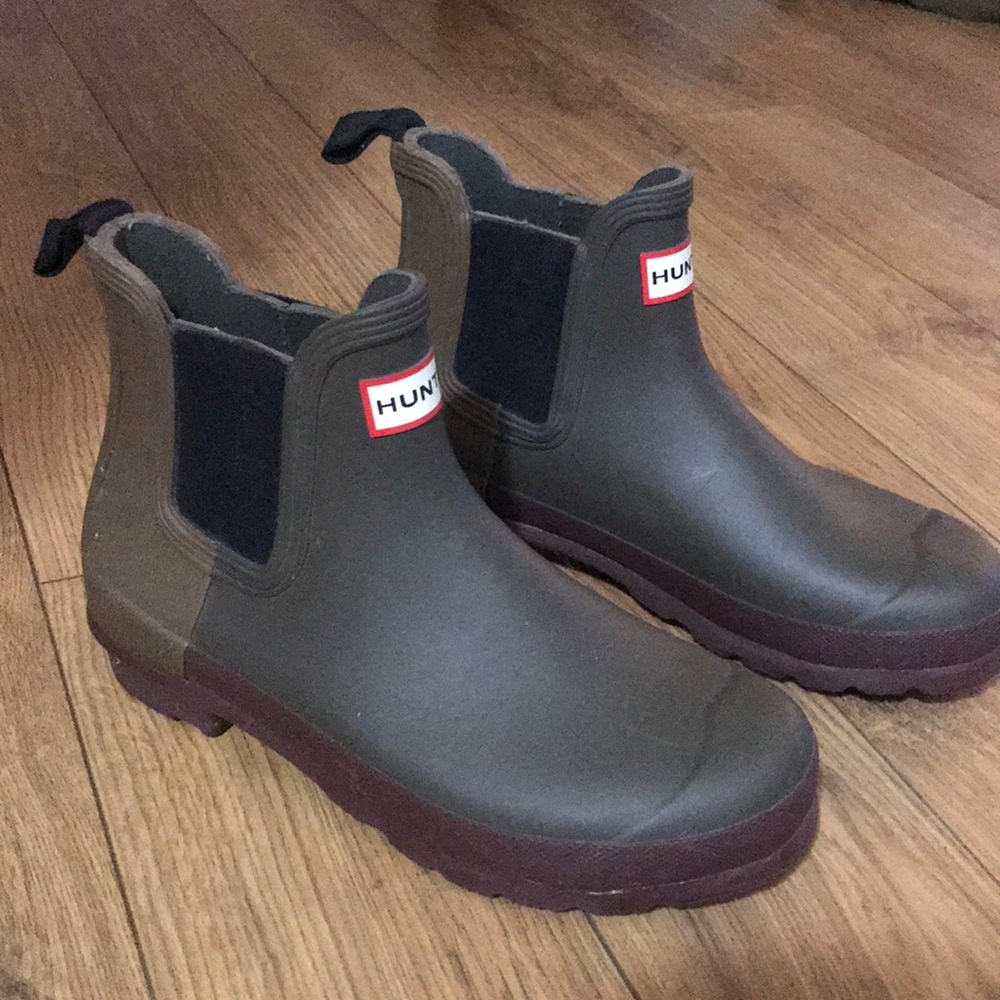 Size 7 Two-toned Hunter Boots
